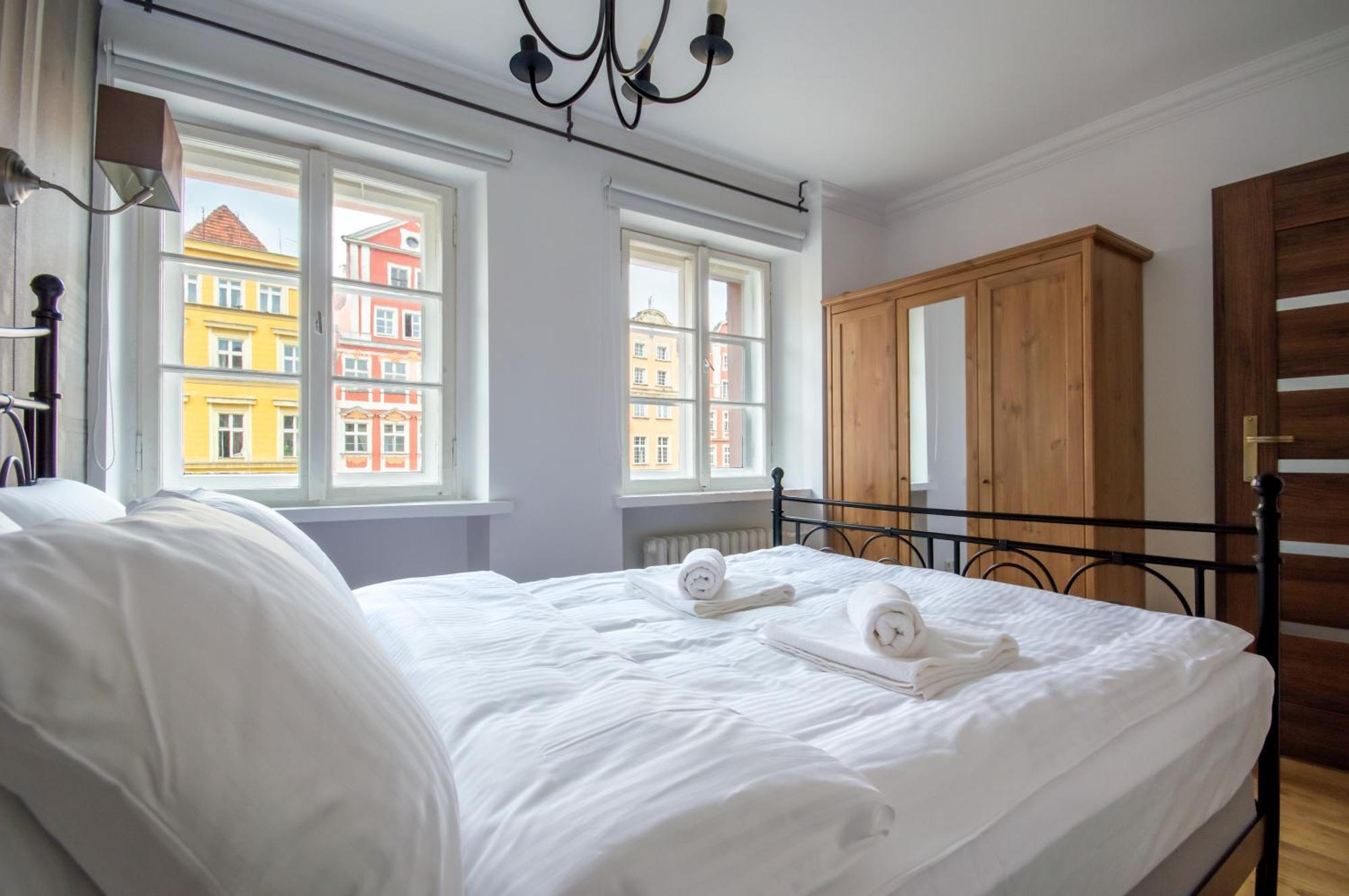 Apartament W Ratuszu Apartment วรอตซวาฟ ภายนอก รูปภาพ